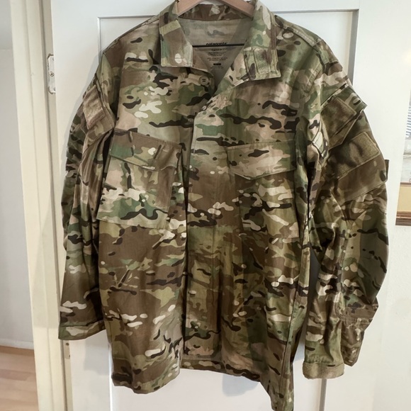 Men's Level 9 Patagonia Field Shirt Medium/Regular